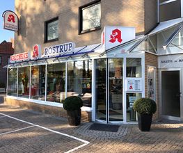 Aussenansicht der Apotheke Rostrup
