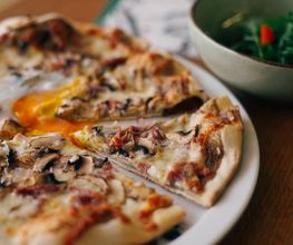 Entre Nous, Comptoir A Pizzas image 1