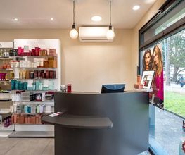 Neuilly Coiffure image 5