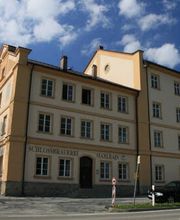 Brauereigebäude Schlossbrauerei Maxlrain, Fassadenanstrich