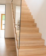 Holzteppenstufen Eiche mit Glas, Herford