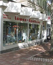 Aussenansicht der Löwen-Apotheke