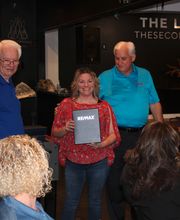 RE/MAX SUMMIT image 18