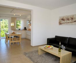 Wohn- und Esszimmerbereich der Ferienwohnung "Elstar"