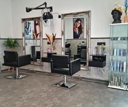 Salon 45° Grad Bild 9