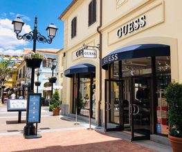 GUESS imagen 2
