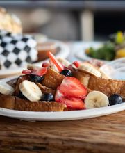 Quiero Restaurants image 18