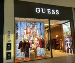 GUESS immagine 14