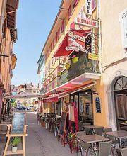 Hotel Du Cheval Blanc image 1