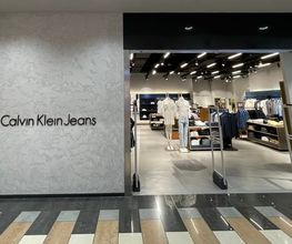 Calvin Klein Jeans immagine 1
