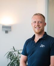 Zahnarzt Bonn-Poppelsdorf - BonnSmile - Johannes Göbel - Behandlerportrait