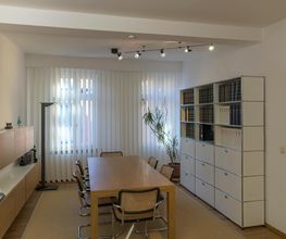 Einer unserer Besprechungsräume. Wir bieten nicht nur modernste Steuerberatung, sonder eben auch eine schöne Arbeitsatmosphäre.