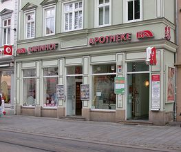 Aussenansicht der Bahnhof-Apotheke