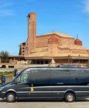 Fleet and Goo Minibus imagen 9