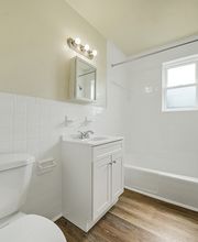 Elwood Gardens Apartments image 17