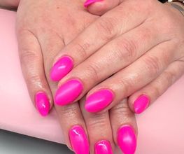 Gel Nägel mit Farbe - Beauty Nails - Schönheitssalon Schneewitchen