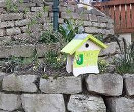 Vogelnistkasten auf Steinmauer, Schwabenglanz, 88605 Meßkirch