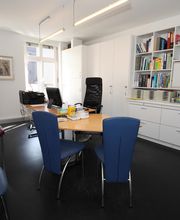 Dr. med. Levy Francis Bild 4