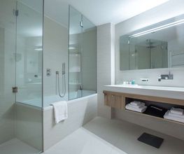 Guest Room Bath