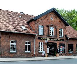 Aussenansicht der Apotheke an der Oker