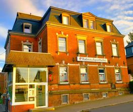Aussenansicht der Raben-Apotheke
