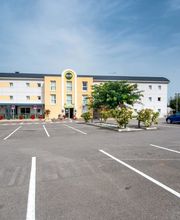 B&B HOTEL Cholet Nord image 14