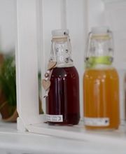 Selbstgemachte Liköre Himbeer,Mandarine, Zitronenmelisse