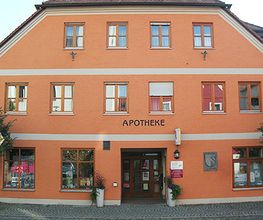 Aussenansicht der St. Vitus Apotheke Tiefenbach