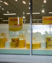 fenêtre-soldes-pharmacie-sun-store-lausanne-grand-pont