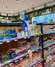 Grande Pharmacie de la Croix de Chavaux image 7