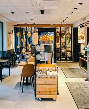 Junge Die Bäckerei. Bild 12