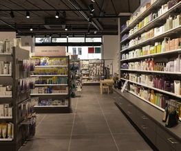 intérieur-de-la-pharmacie-amavita-place-claparède