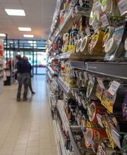 Weldom Malestroit image 19