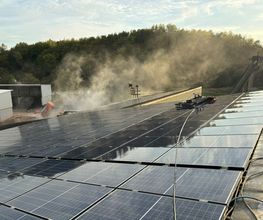 PV Reinigung mit Reinigungsroboter
