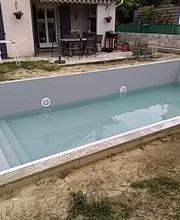 Pool & Garden image 2