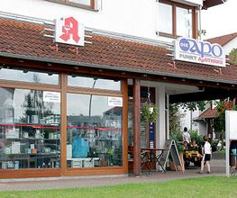 Aussenansicht der Punkt-Apotheke Bruchsal
