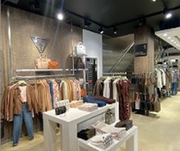 GUESS immagine 7