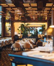 Hôtel Plaza Athénée, Le Relais Plaza, Paris.