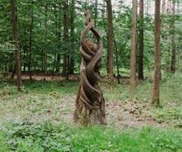 Kunst im FriedWald Dudenhofen.
