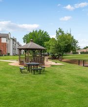 Huntington Glen image 4