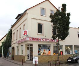 Aussenansicht der Sonnen-Apotheke