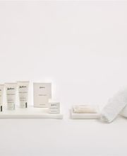 Premium room bathroom amenities
