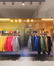 K-Way 34 Milano immagine 4