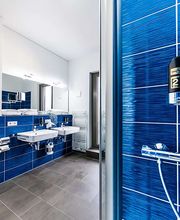 Guest room bath