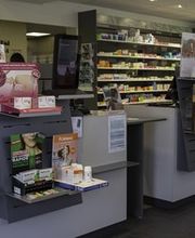 Pharmacie-Amavita-Condémine-caissier