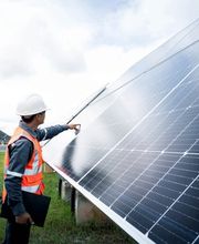 Gemeinsam entwickeln wir das für Sie passende Energiekonzept, das auf Ihre Bedürfnisse zugeschnitten ist. Unsere innovativen Lösungen geben Ihnen die Möglichkeit, unabhängiger von den Schwankungen der Strompreise zu werden.