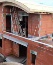 Charpentier Couvreur Man Jean-Michel image 1