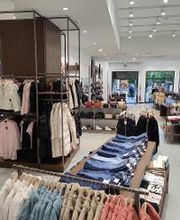 GUESS immagine 4