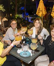 La Mexicana Taco Bar image 8