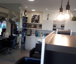 Neuilly Coiffure image 2